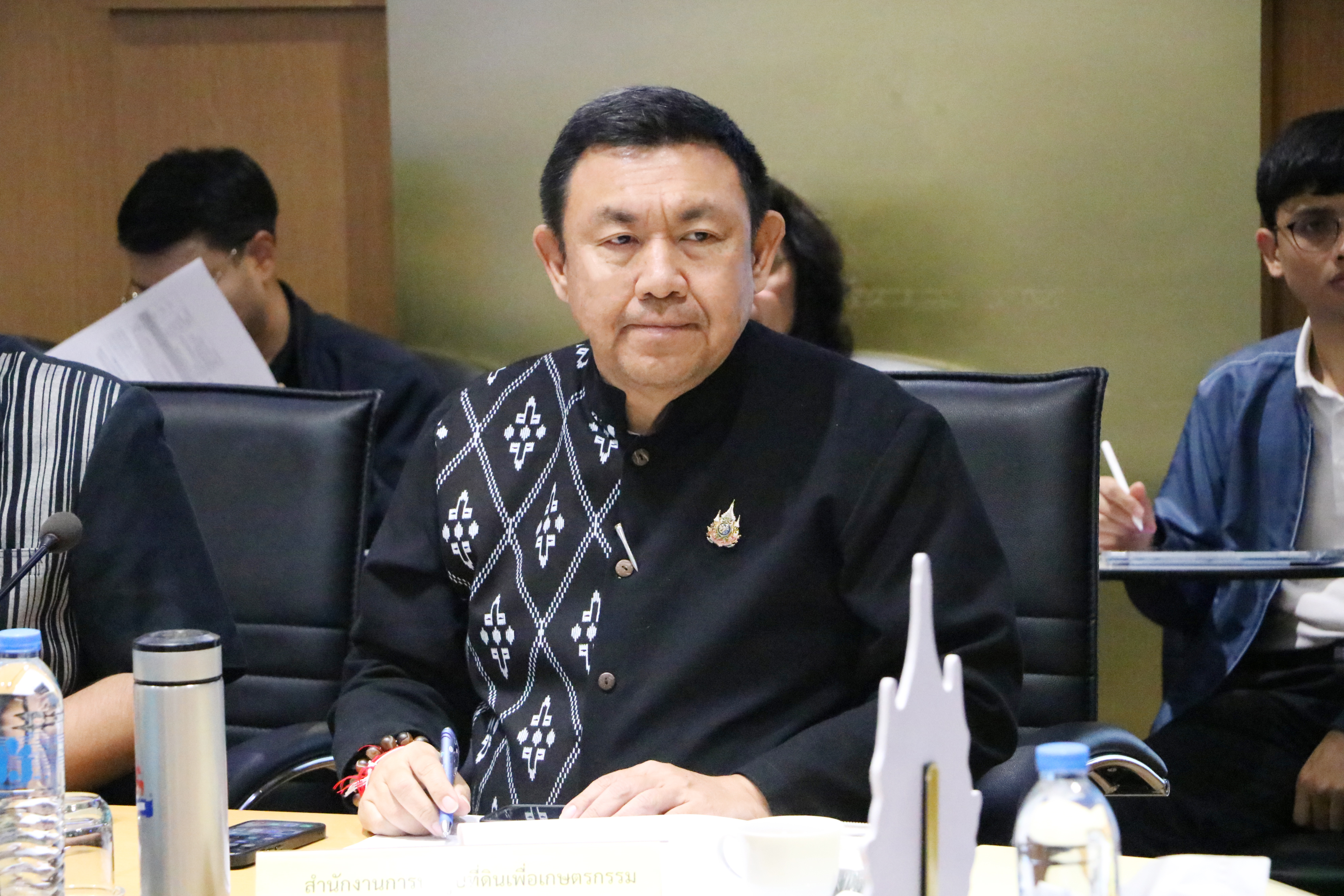 title - ส.ป.ก. ร่วมประชุม คกก. จิตอาสาพัฒนาคุณภาพชีวิตเพื่อความสุขของประชาชนและโครงการพิเศษ กษ. ครั้งที่ 2/2568